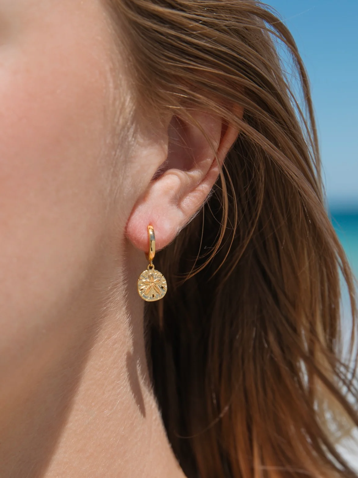 Sand Dollar Hoops in 18k Gold - Image 3